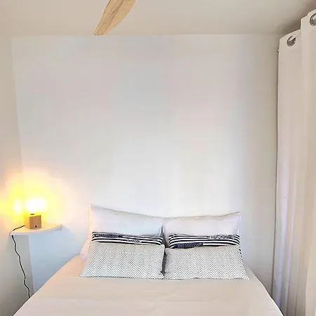 Apartment Petit Paradis Vue Mer- Et Calanques A 3 Mn Saint-Raphael (Var)