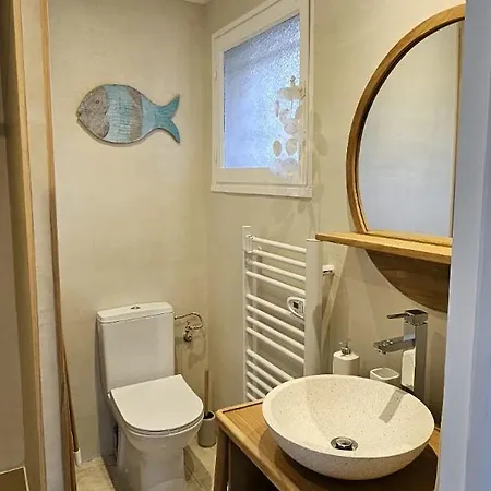 Apartment Petit Paradis Vue Mer- Et Calanques A 3 Mn Saint-Raphael (Var)